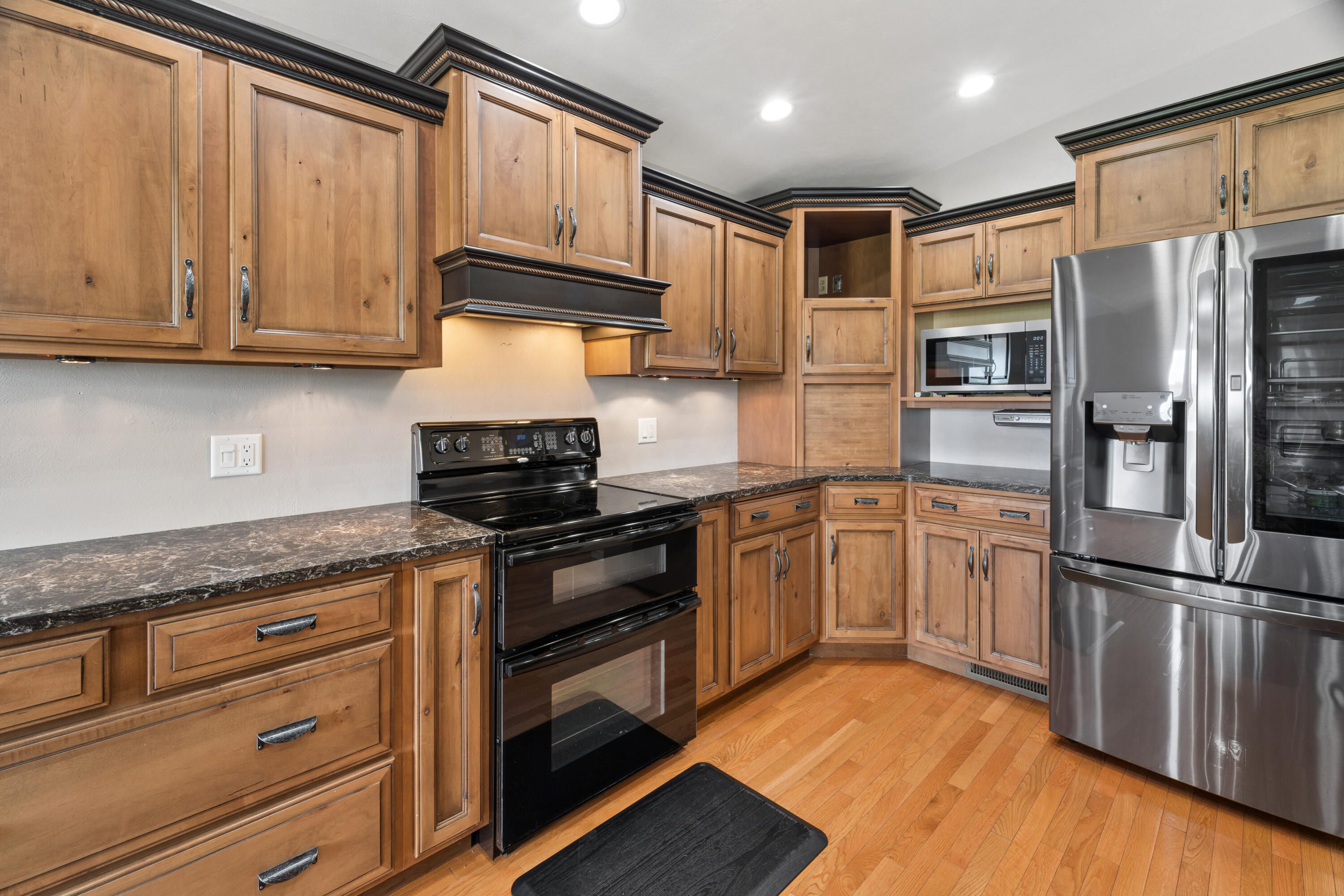 N5748 Metovale Road Metomen, WI 53919 - Photo 32 of 64 Kitchen cooking space