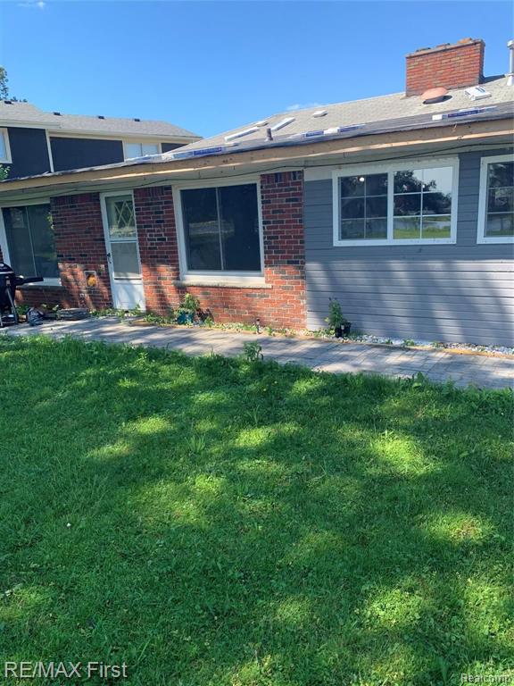 32975 Sutton Road Chesterfield, MI 48047 - Photo 3 of 28
