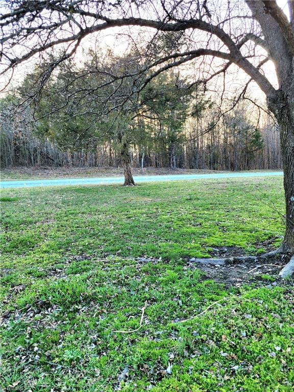 6281 Lake Front Road Greensboro, NC 27406 - Photo 4 of 17 Gallery Image 4