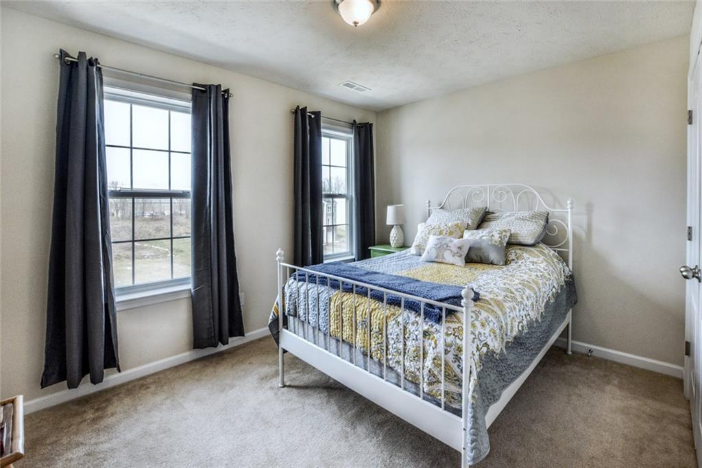 1 Truman Circle McKees Rocks, PA 15136 - Photo 19 of 25 2nd bedroom