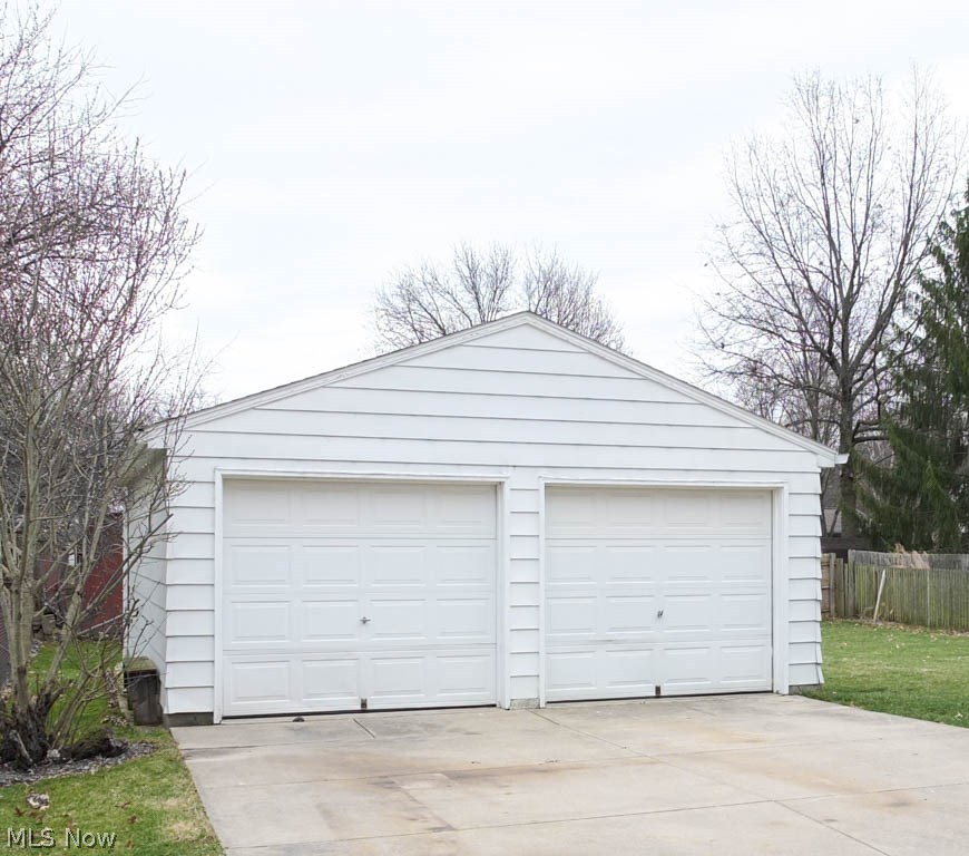 421 Holliston Road Akron, OH 44333 - Photo 20 of 22 2-car detached garage.