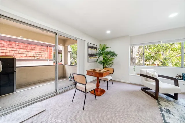 $620,000 | 5674 Windsor Way, Unit 201, Culver City, CA 90230