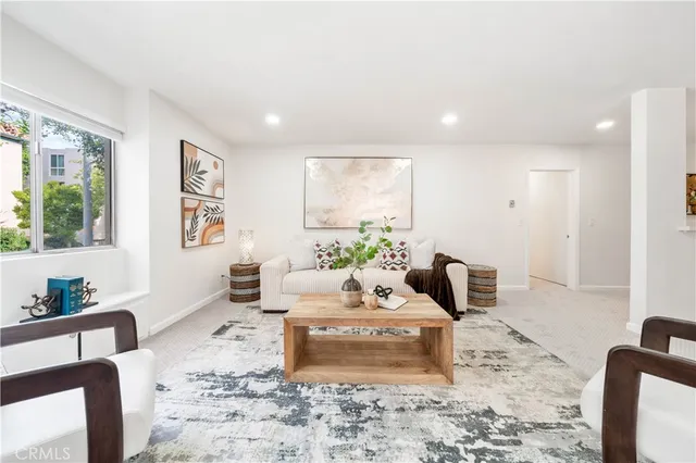 $620,000 | 5674 Windsor Way, Unit 201, Culver City, CA 90230