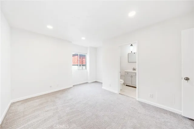 $620,000 | 5674 Windsor Way, Unit 201, Culver City, CA 90230