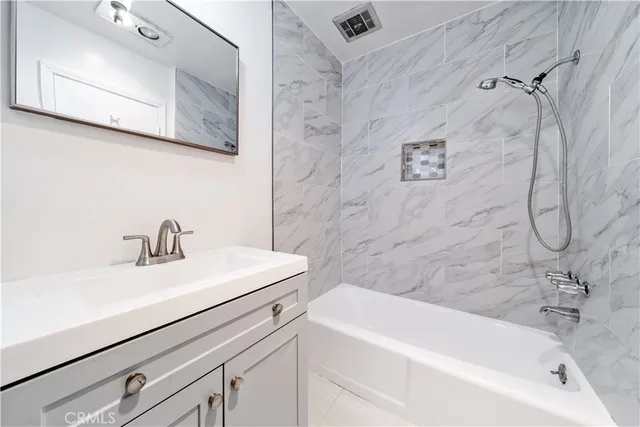 $620,000 | 5674 Windsor Way, Unit 201, Culver City, CA 90230