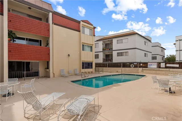 $620,000 | 5674 Windsor Way, Unit 201, Culver City, CA 90230