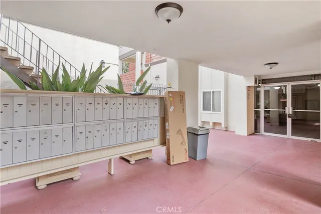 $620,000 | 5674 Windsor Way, Unit 201, Culver City, CA 90230
