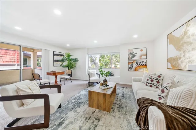 $620,000 | 5674 Windsor Way, Unit 201, Culver City, CA 90230