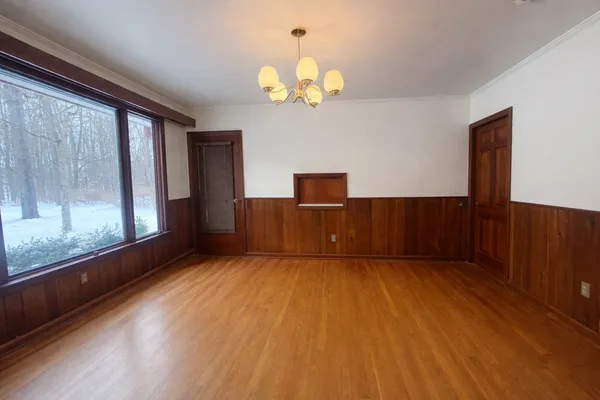 $3,695 | 520 Murray Hill Road, Vestal, NY 13850