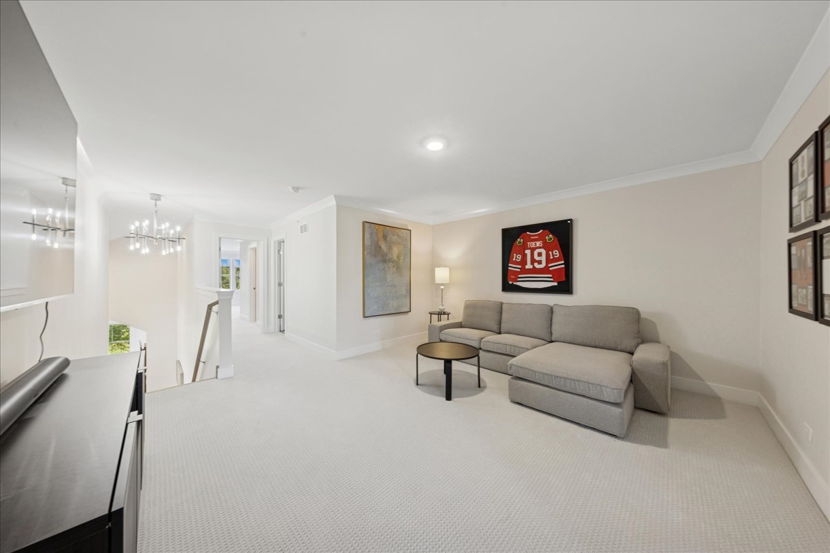 567 Hannah Lane Hinsdale, IL 60521 - Photo 17 of 33 a living room with furniture and a table