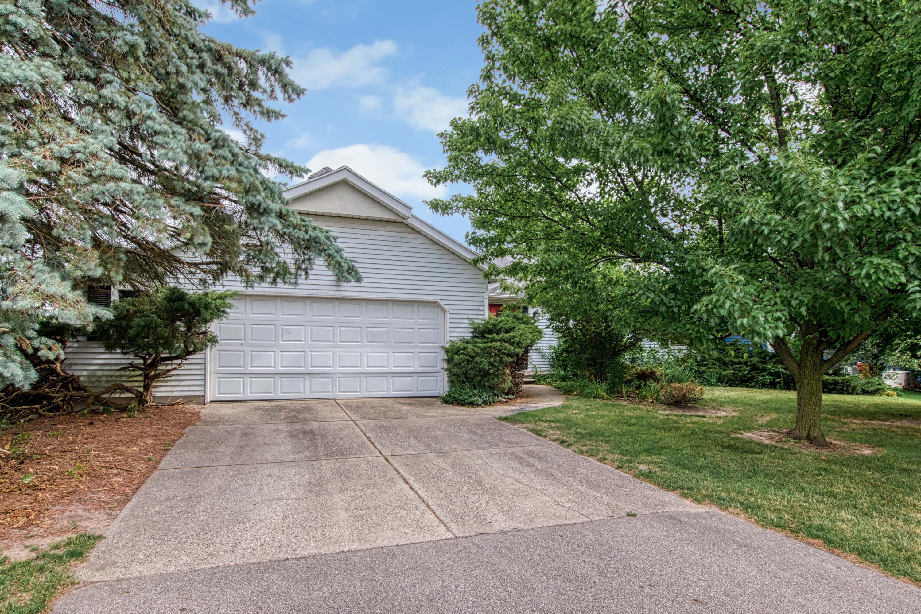 6129 Belding Road Northeast Rockford, MI 49341 - Photo 6 of 40 Belding 6129-1