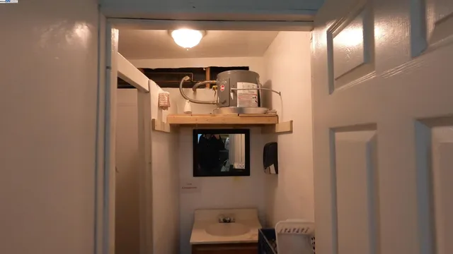 $1,200,000 | 812 Lisbon Avenue, Oakland, CA 94601