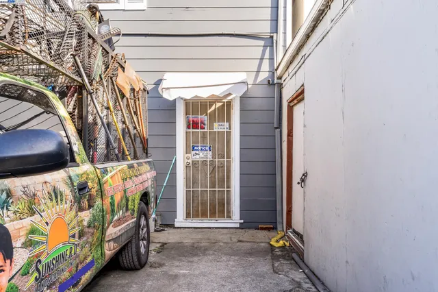 $1,200,000 | 812 Lisbon Avenue, Oakland, CA 94601