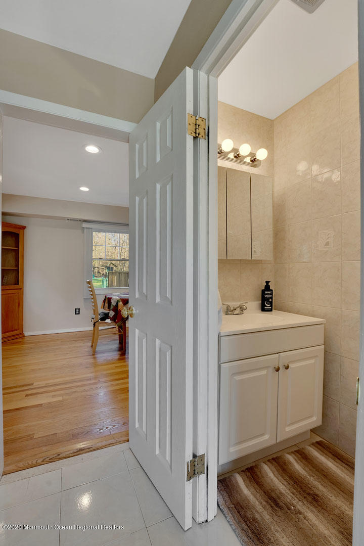 22 Taylor Road Marlboro, NJ 07746 - Photo 8 of 17 DSC06680