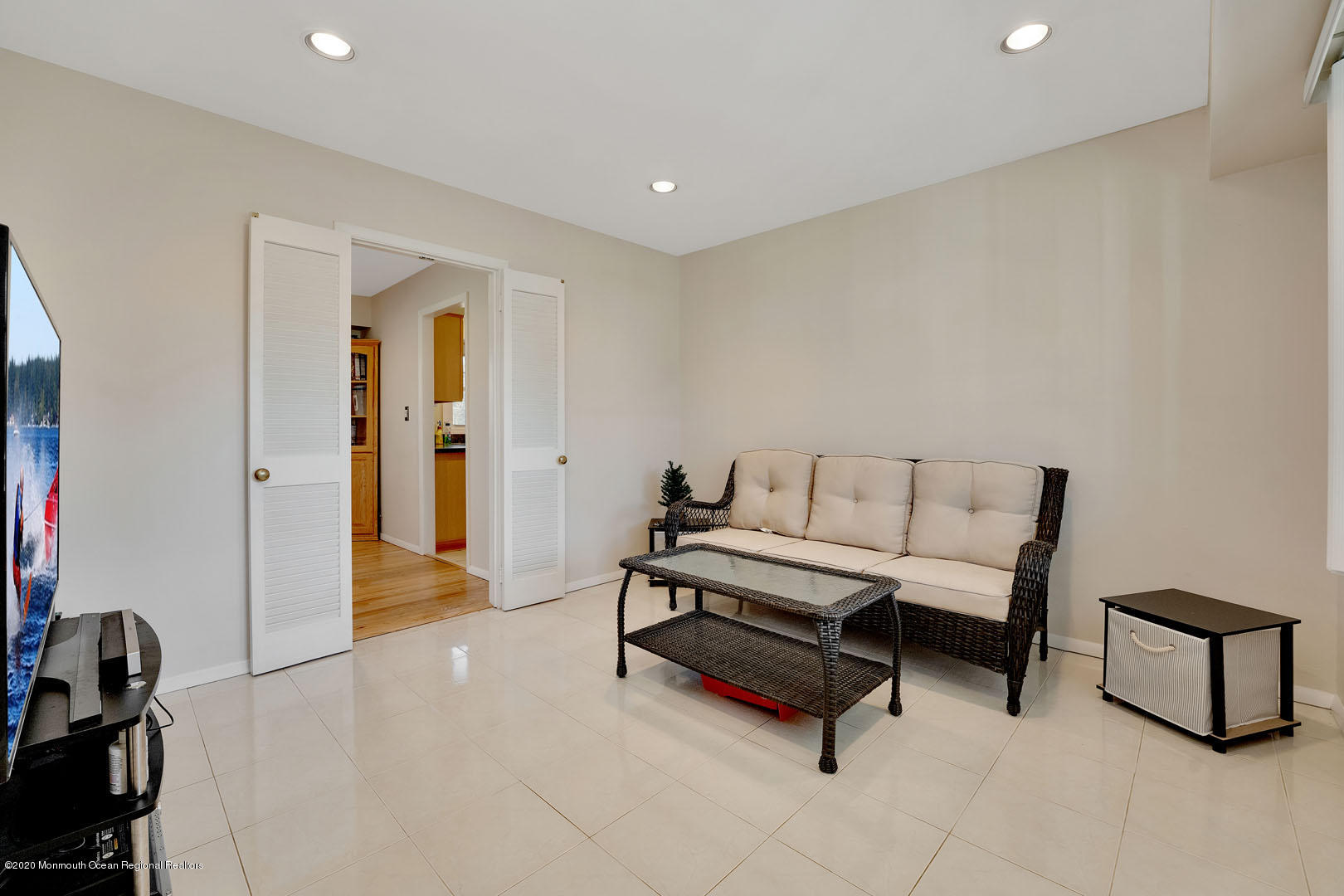 22 Taylor Road Marlboro, NJ 07746 - Photo 10 of 17 DSC06667