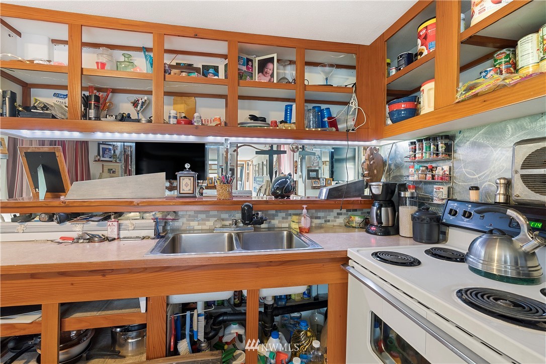 4910 Southeast Foss Road Port Orchard, WA 98366 - Photo 6 of 11 Gallery Image 6