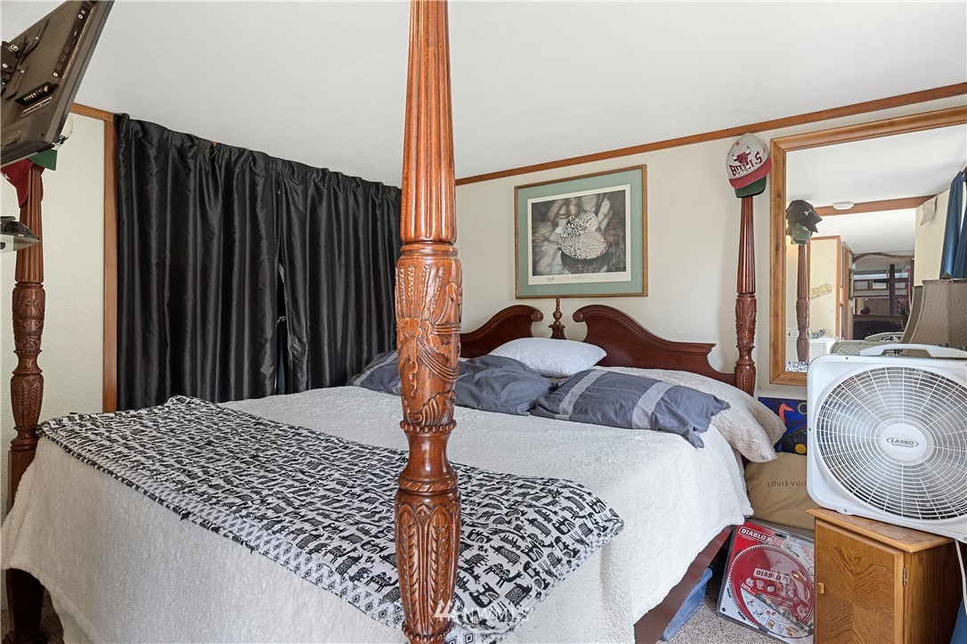 4910 Southeast Foss Road Port Orchard, WA 98366 - Photo 8 of 11 Gallery Image 8
