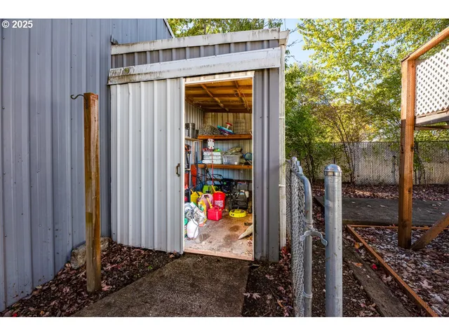 a view of a outdoor space