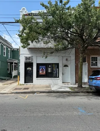 $2,200 | 2509 Arctic Avenue, Unit 3, Atlantic City, NJ 08401