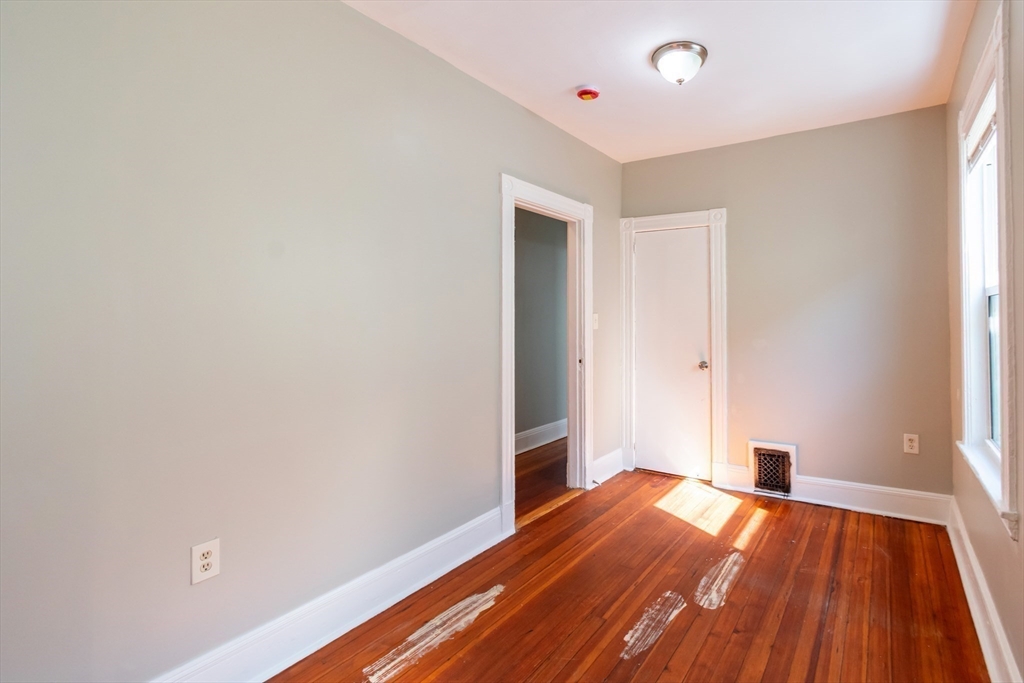 22 Barry Street, Unit 1 Boston, MA 02125 - Photo 18 of 31