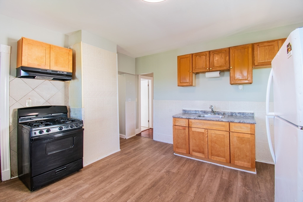 22 Barry Street, Unit 1 Boston, MA 02125 - Photo 4 of 31