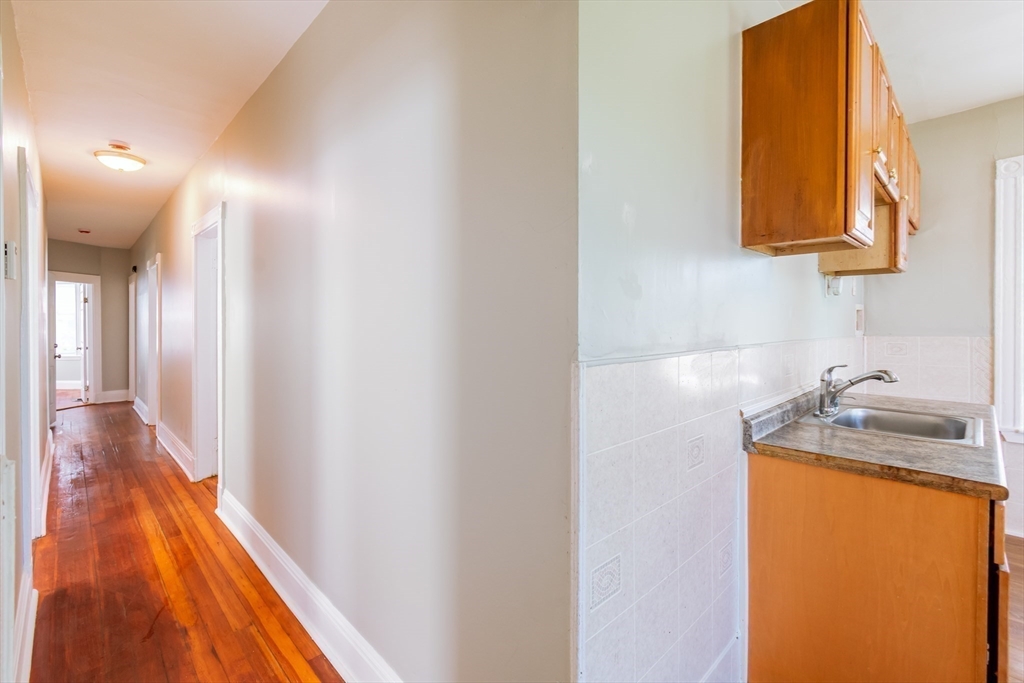 22 Barry Street, Unit 1 Boston, MA 02125 - Photo 8 of 31