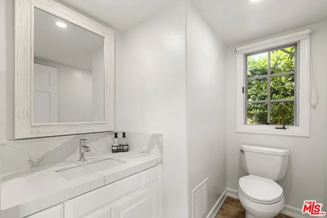 $6,500 | 18339 Linnet Street, Tarzana, CA 91356