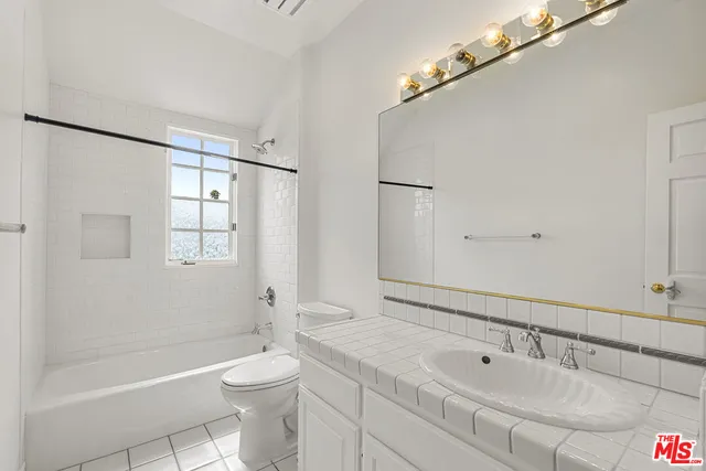 $6,500 | 18339 Linnet Street, Tarzana, CA 91356