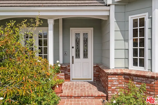 $6,500 | 18339 Linnet Street, Tarzana, CA 91356