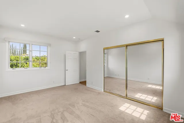 $6,500 | 18339 Linnet Street, Tarzana, CA 91356