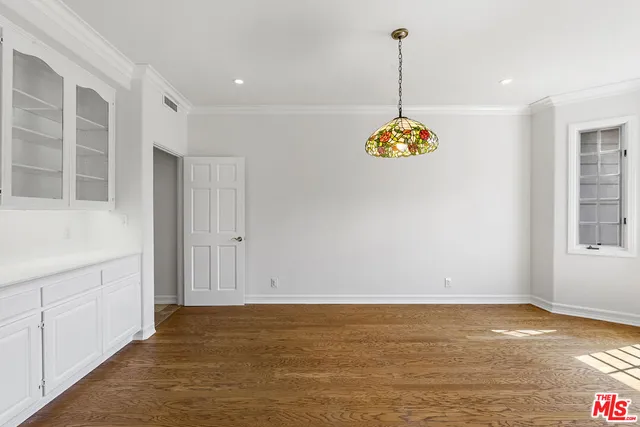 $6,500 | 18339 Linnet Street, Tarzana, CA 91356