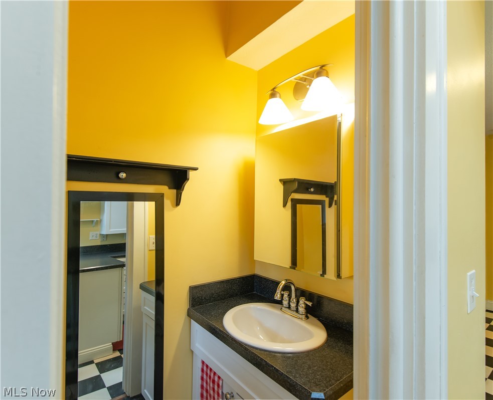 1304 Gordon Road Lyndhurst, OH 44124 - Photo 13 of 34 Gallery Image 13