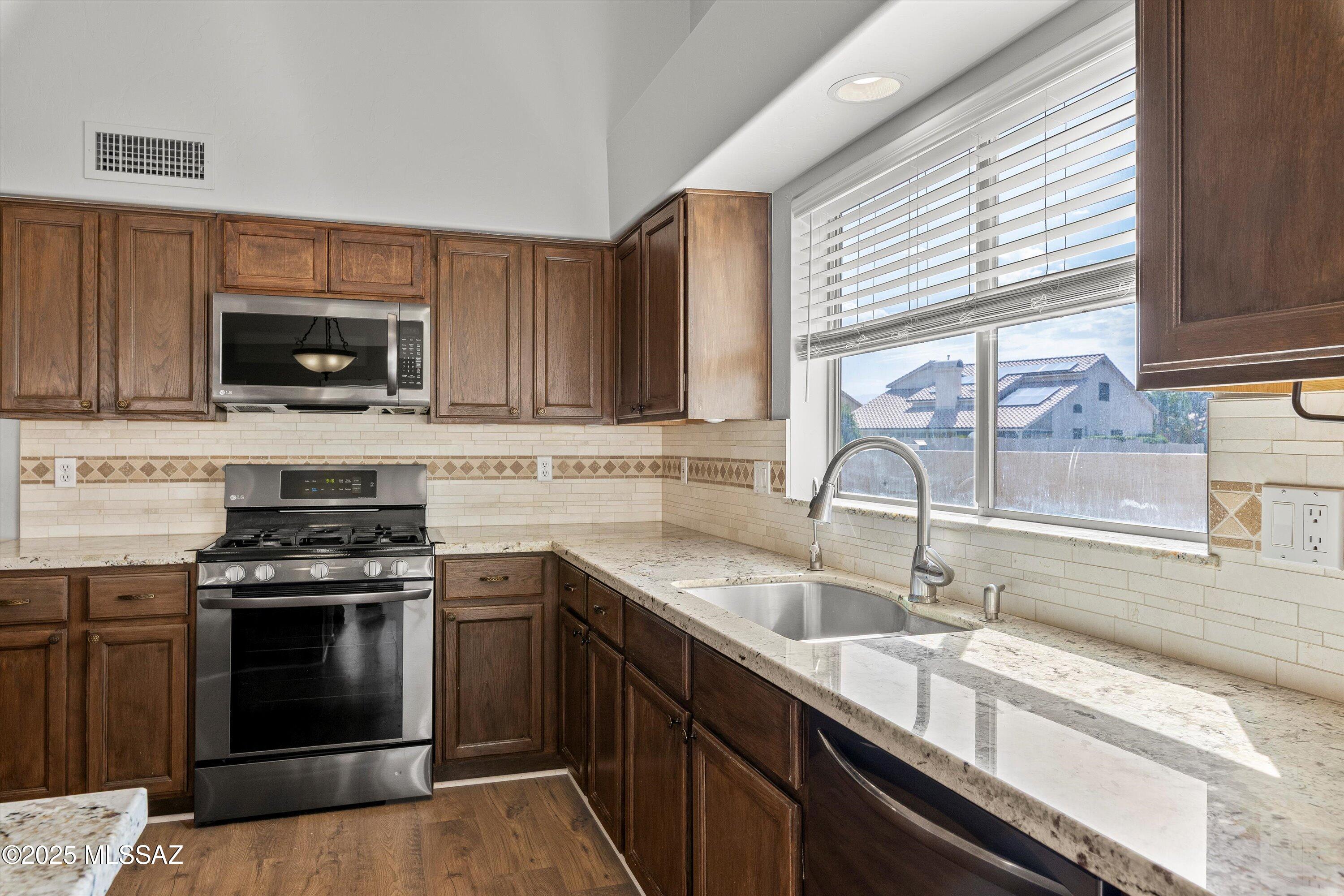 6861 West Rifle Way Tucson, AZ 85743 - Photo 16 of 49 Gallery Image 16