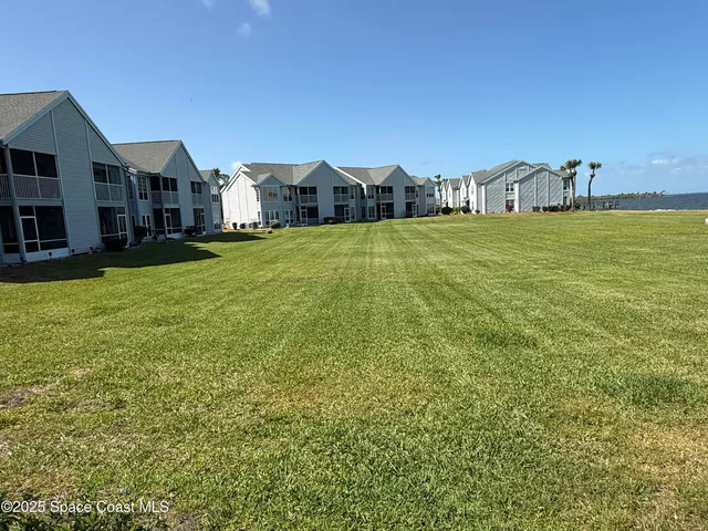 an view of building with tub