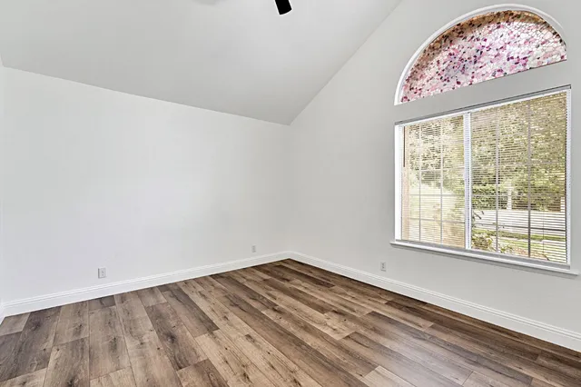 a view of empty room with window