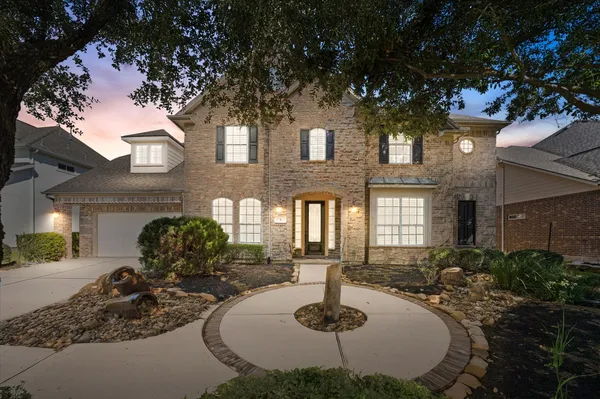 $949,000 | 7 North Beech Springs Circle, Spring, TX 77389