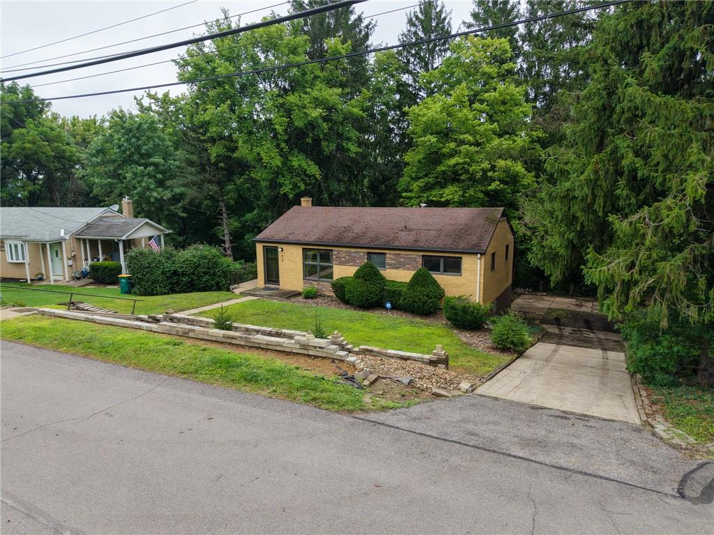 77 Bellview Circle McKees Rocks, PA 15136 - Photo 3 of 44 Gallery Image 3