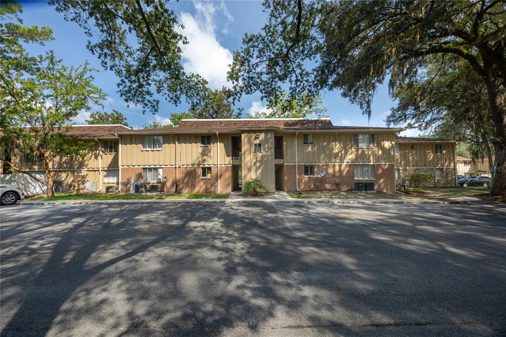 507 Northwest 39th Road, Unit 122 Gainesville, FL 32607 - Photo 4 of 25 Gallery Image 4