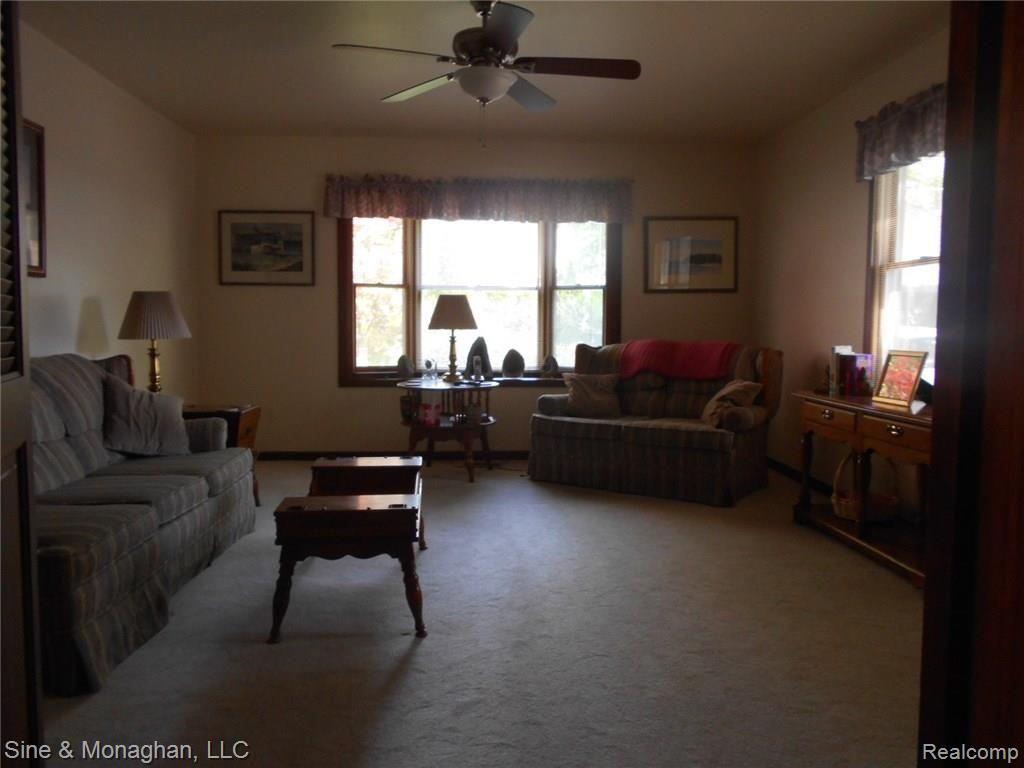 1742 Newcastle Road Grosse Pointe, MI 48236 - Photo 7 of 24 DSCN1272.JPG