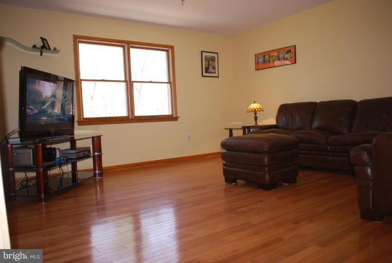 8415 Garland Road Pasadena, MD 21122 - Photo 14 of 30 Living Room #3