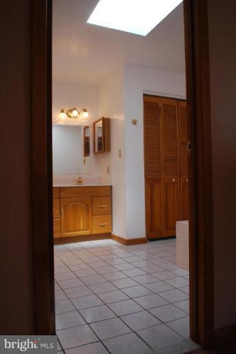 8415 Garland Road Pasadena, MD 21122 - Photo 5 of 30 Master Bath