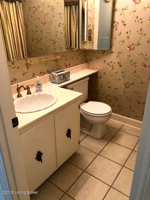 7507 Rockingham Road Prospect, KY 40059 - Photo 30 of 38 Full bath on main level