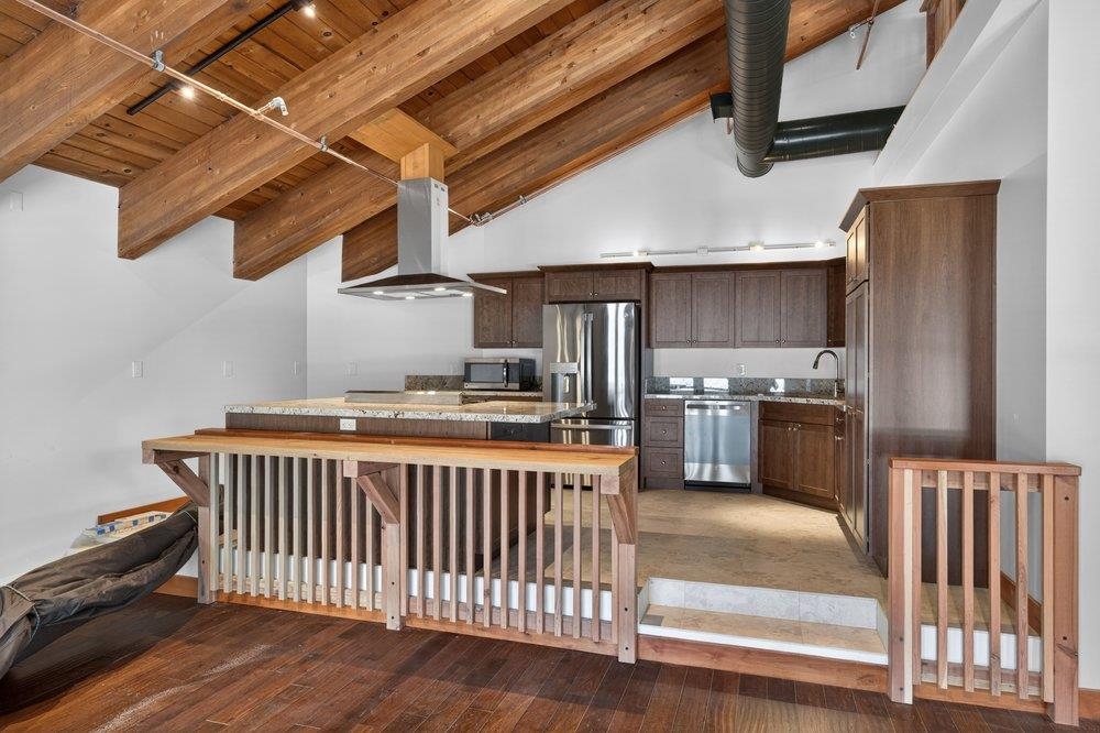 15745 Donner Pass Road, Unit B Truckee, CA 96161 - Photo 7 of 28