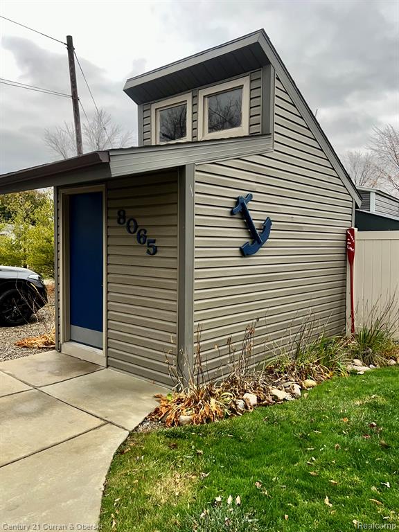 8065 South Portage Road Jackson, MI 49201 - Photo 4 of 41