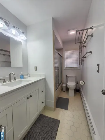 $3,400 | 52 North 14th Street, Unit 2, Hawthorne, NJ 07506