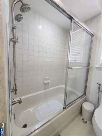 $3,200 | 52 North 14th Street, Unit 2, Hawthorne, NJ 07506