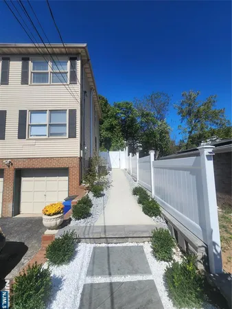 $3,200 | 52 North 14th Street, Unit 2, Hawthorne, NJ 07506