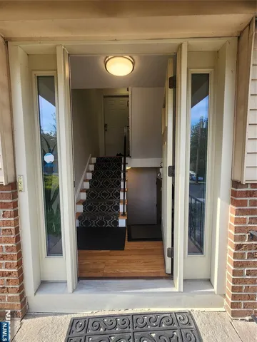 $3,400 | 52 North 14th Street, Unit 2, Hawthorne, NJ 07506
