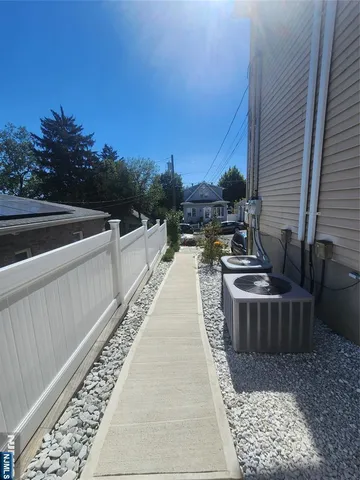 $3,400 | 52 North 14th Street, Unit 2, Hawthorne, NJ 07506