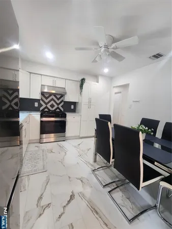 $3,200 | 52 North 14th Street, Unit 2, Hawthorne, NJ 07506